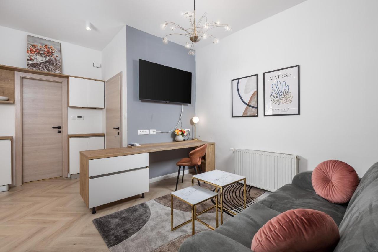 רייקה Apartments Madeleine מראה חיצוני תמונה